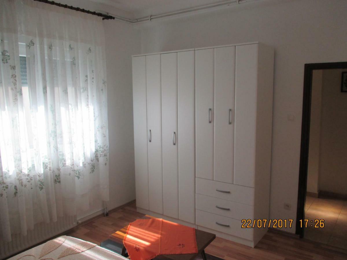 Apartments Sandra Novigrad  ภายนอก รูปภาพ